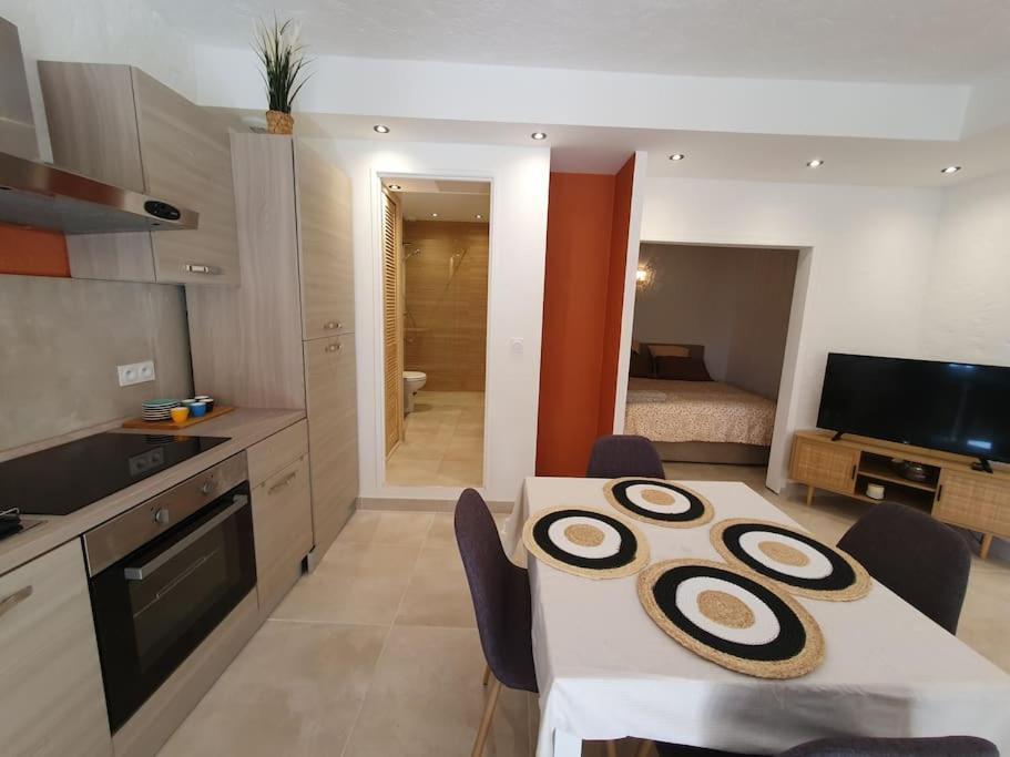 Appartement 30 M De La Plage Grimaud Exteriör bild