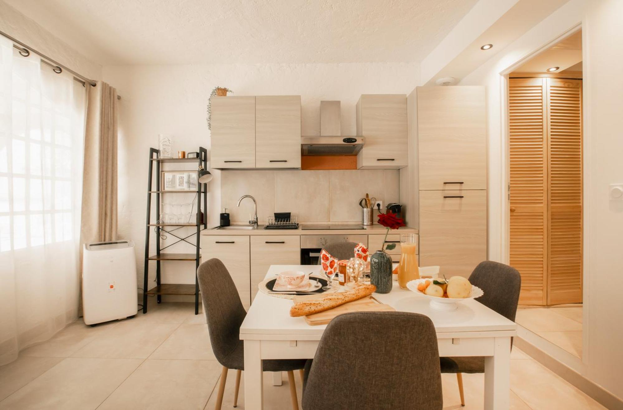 Appartement 30 M De La Plage Grimaud Exteriör bild